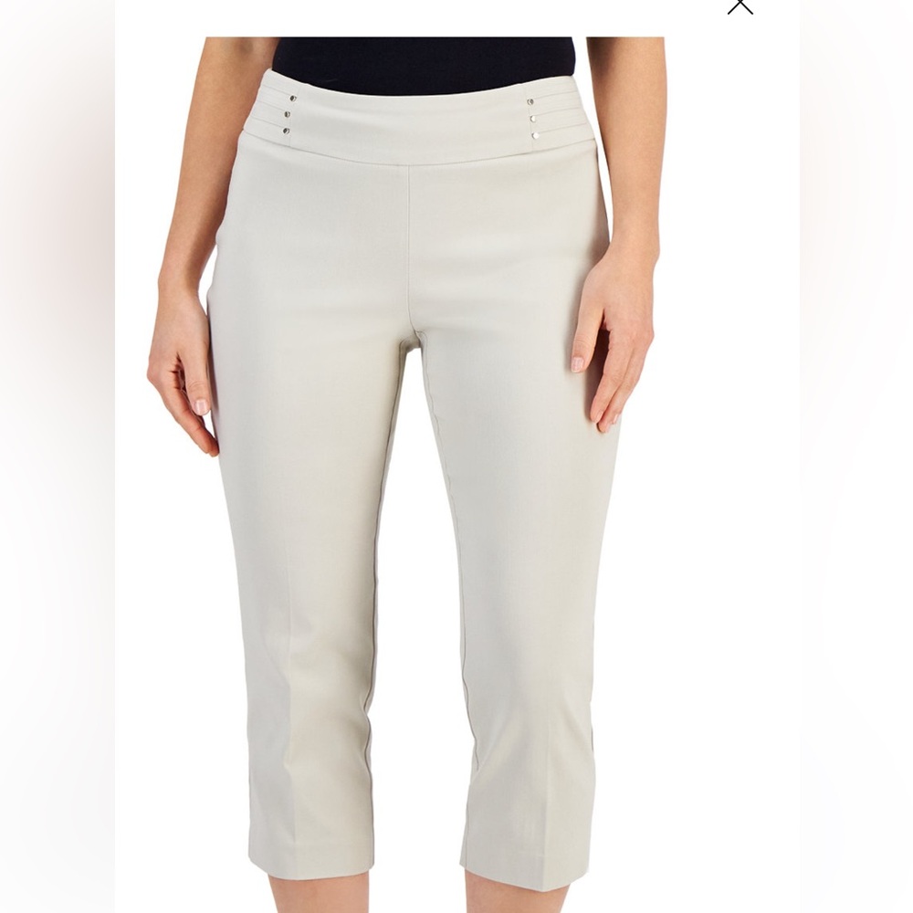 JM Collection Beige Crop Pants